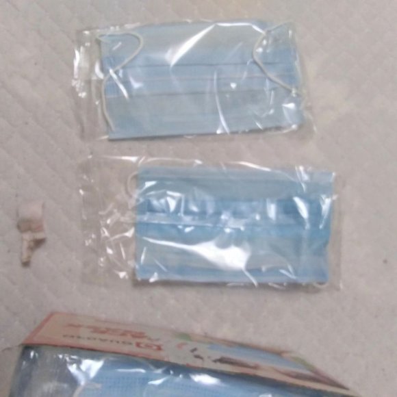 NWT Face mask , box of 50 - Picture 5 of 5